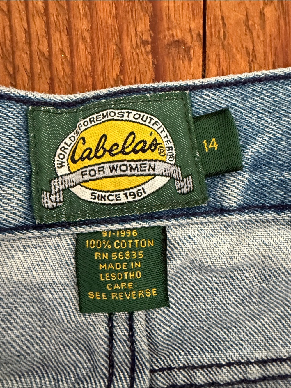 VINTAGE Cabela's Blue Denim Women's Jean Shorts - Picture 5 of 5